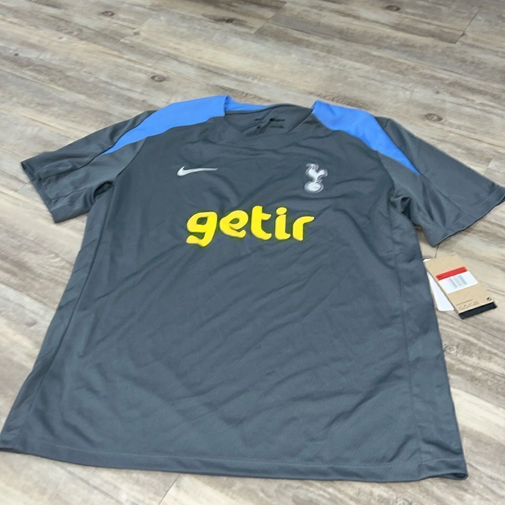 Nike‎ - Picture 6 of 8